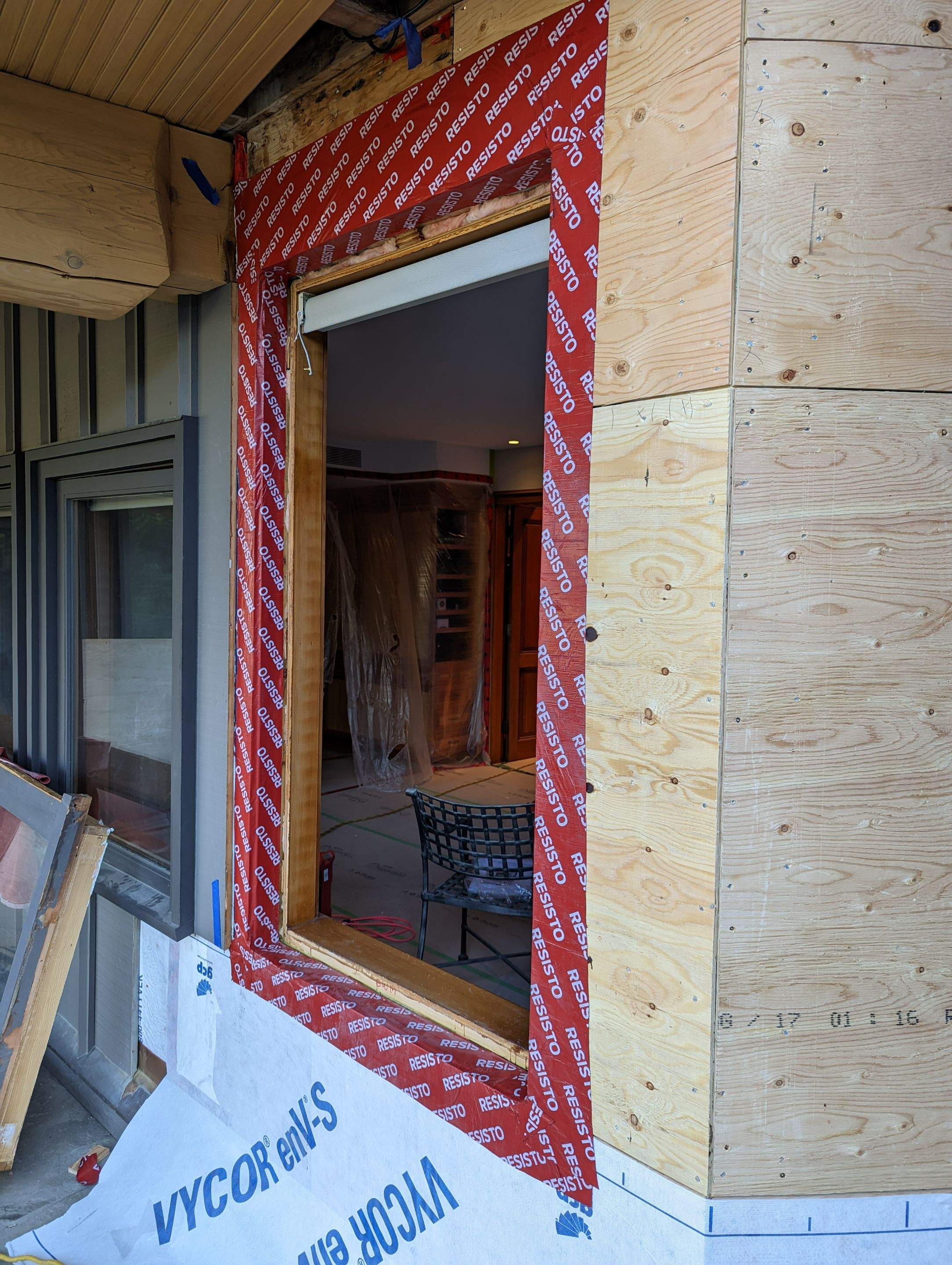 Vapour barrier installation
