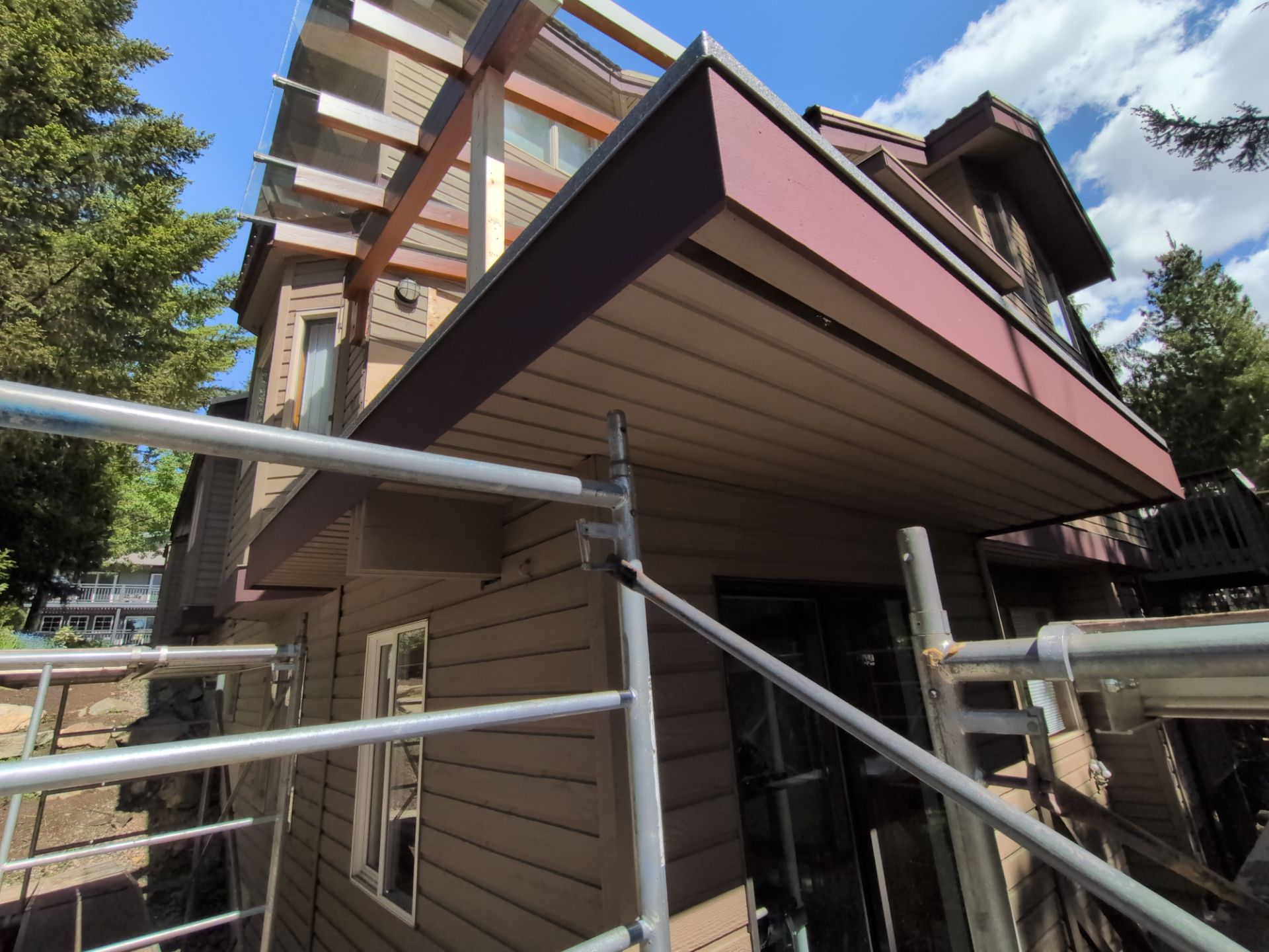 New soffit, fascia, and drip edge flashing installed